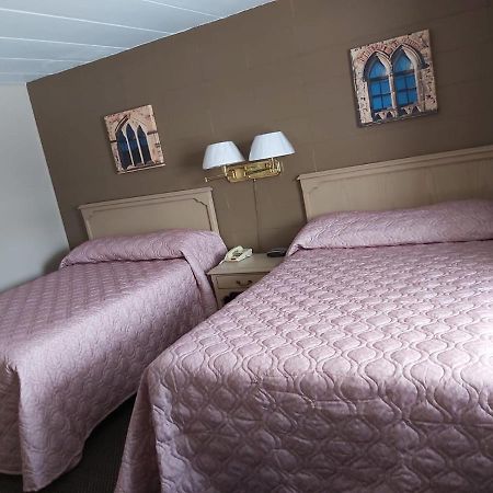 Arnprior Motor Inn Екстериор снимка