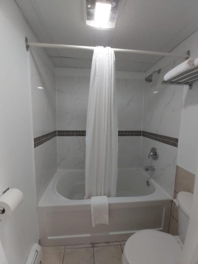 Arnprior Motor Inn Екстериор снимка