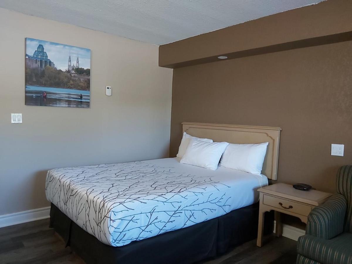 Arnprior Motor Inn Екстериор снимка
