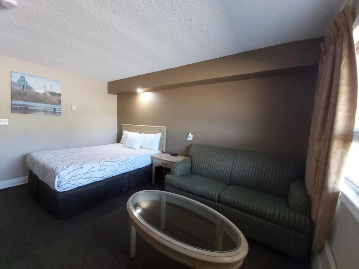 Arnprior Motor Inn Екстериор снимка