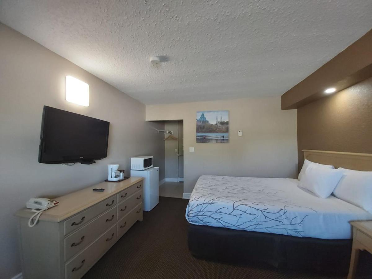 Arnprior Motor Inn Екстериор снимка