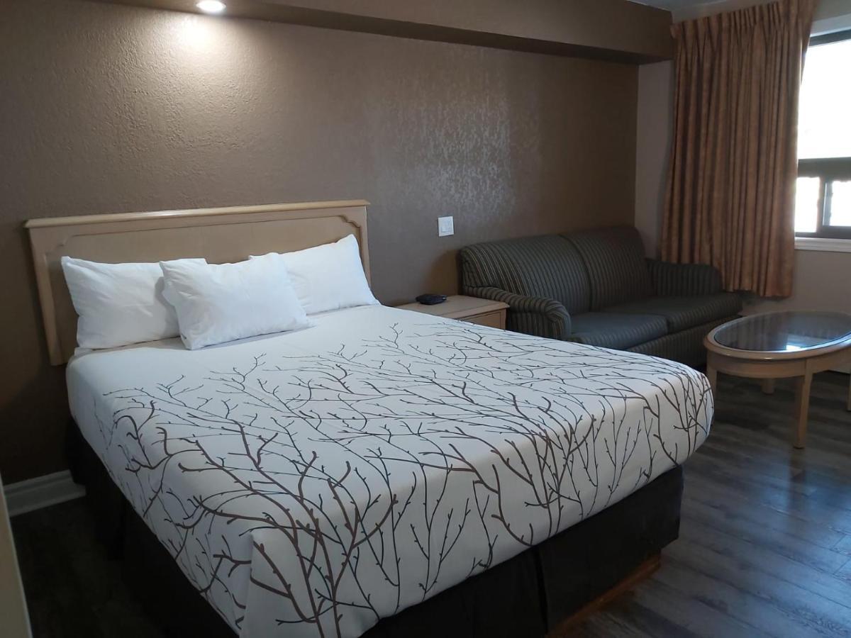 Arnprior Motor Inn Екстериор снимка