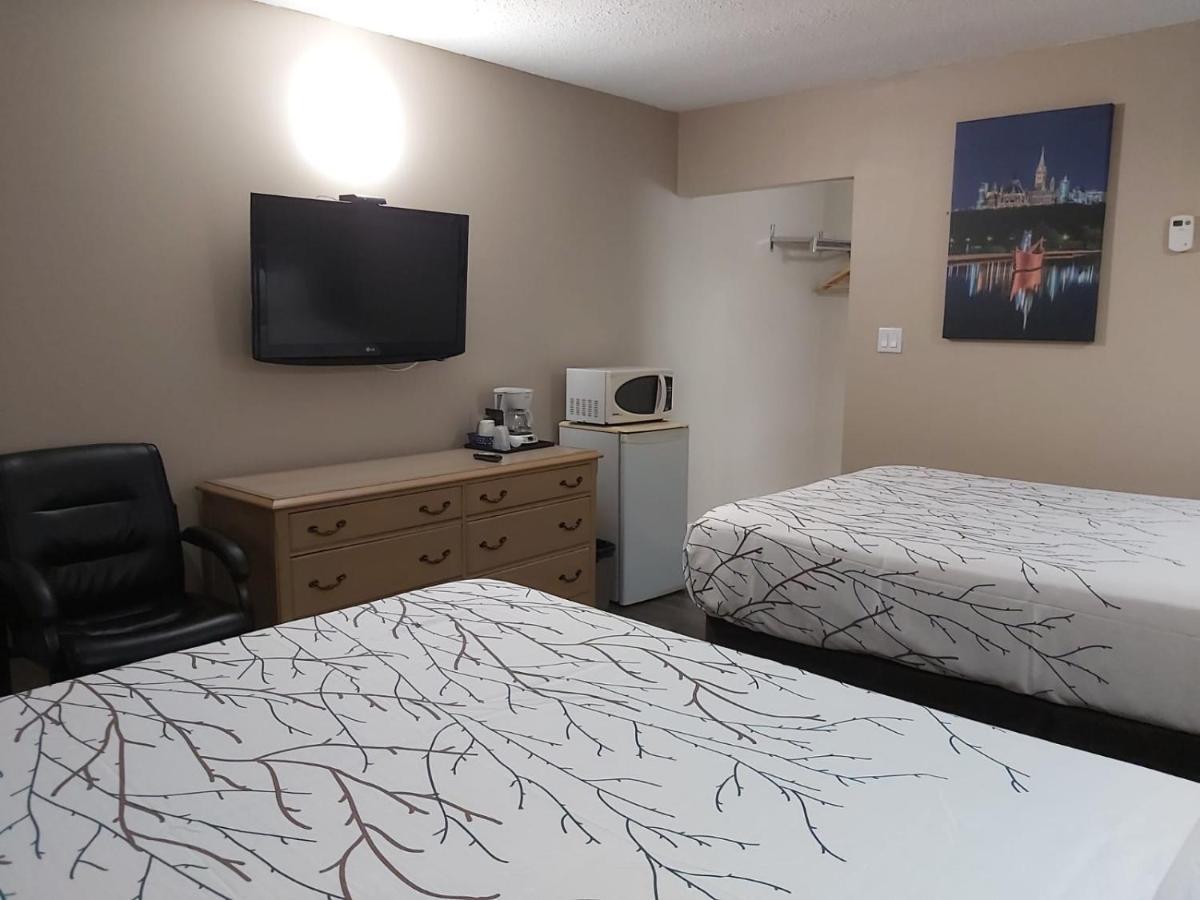Arnprior Motor Inn Екстериор снимка
