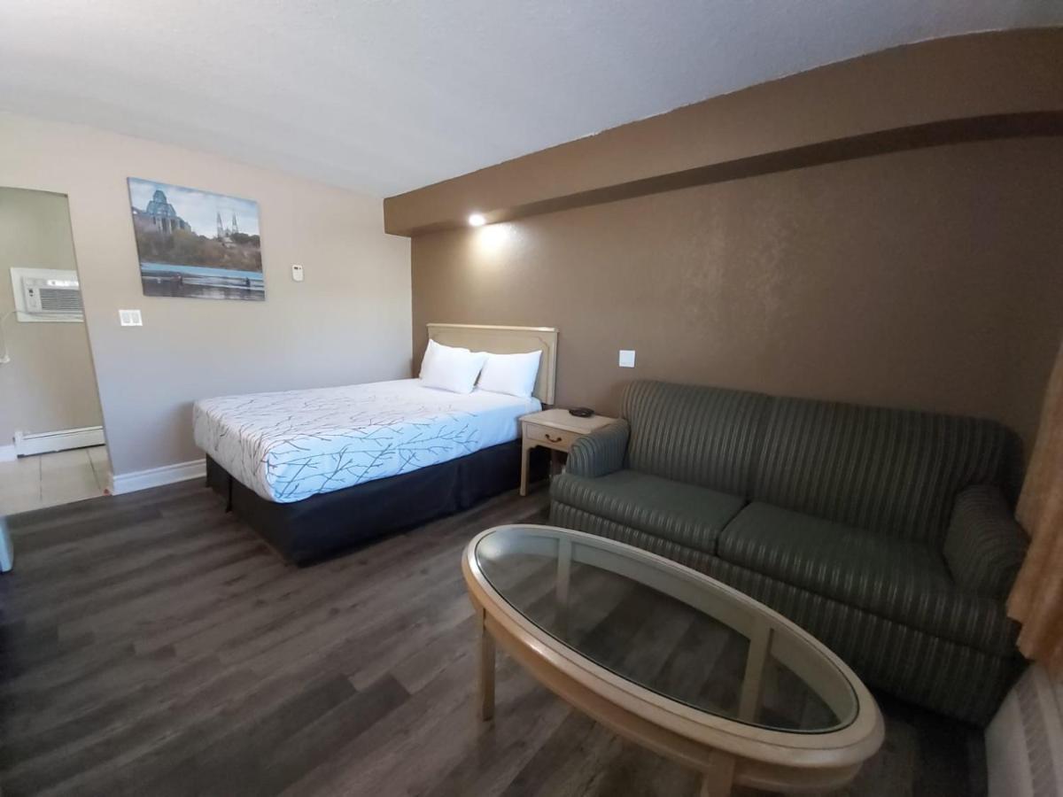 Arnprior Motor Inn Екстериор снимка