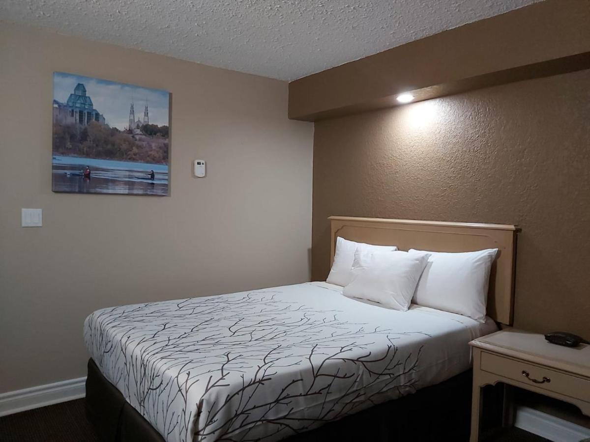 Arnprior Motor Inn Екстериор снимка