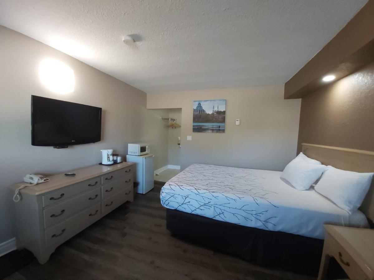 Arnprior Motor Inn Екстериор снимка