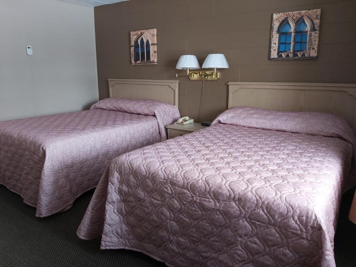 Arnprior Motor Inn Екстериор снимка