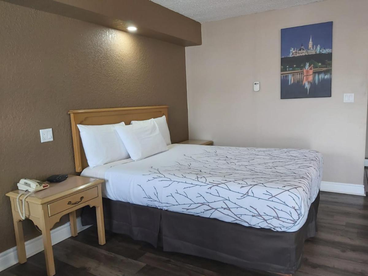 Arnprior Motor Inn Екстериор снимка