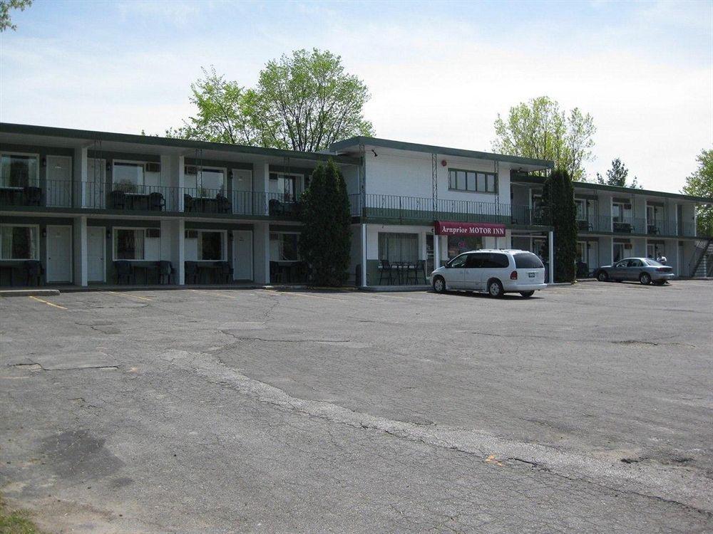 Arnprior Motor Inn Екстериор снимка