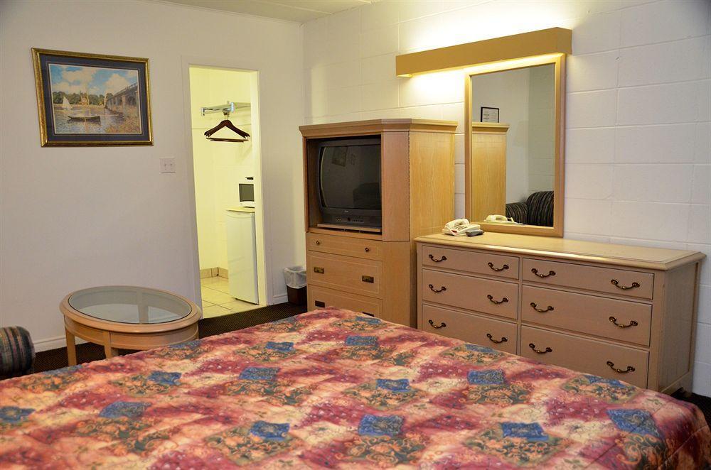 Arnprior Motor Inn Екстериор снимка